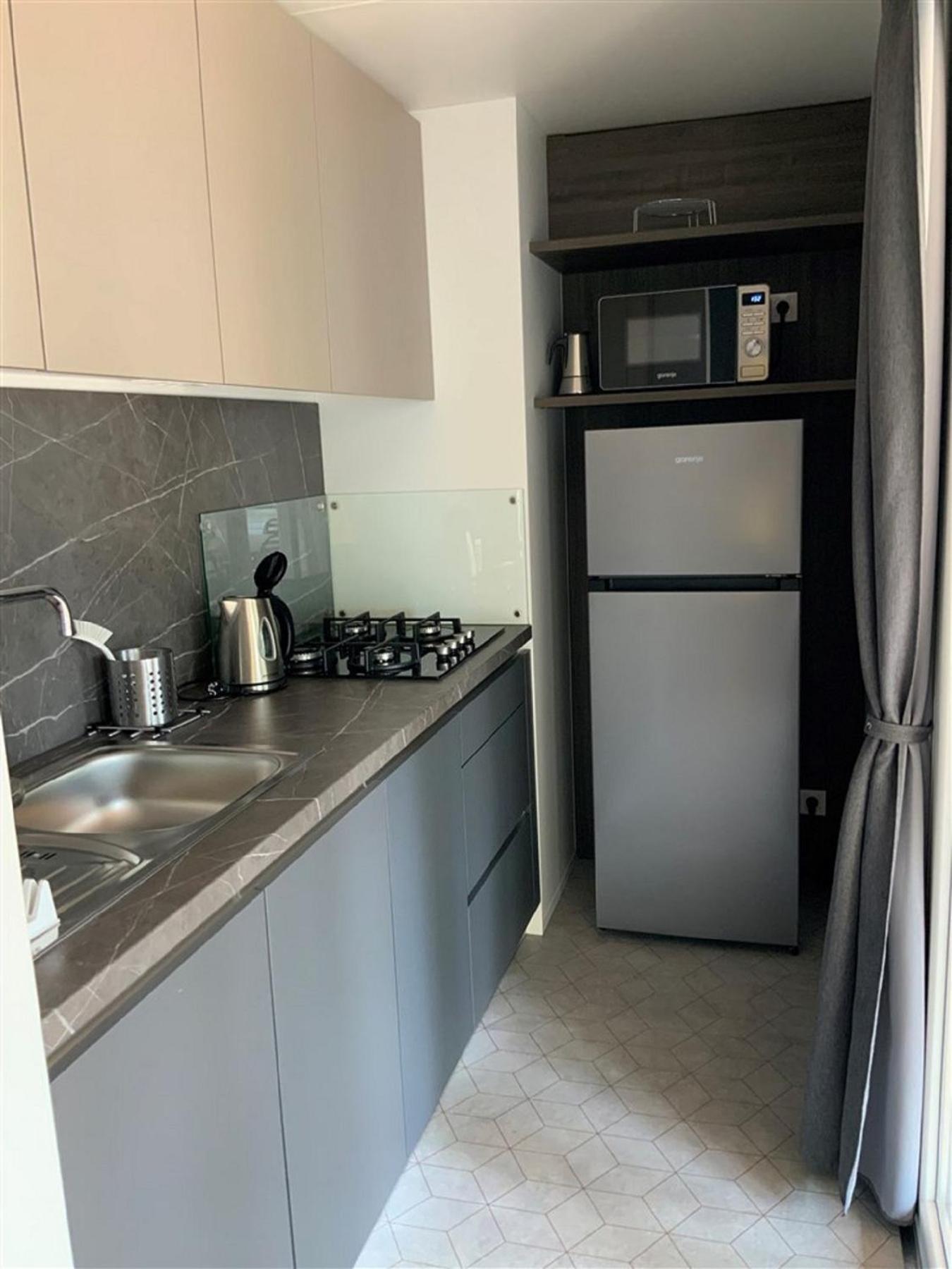 פאז'אנה Victoria Mobilehome Bi Village מראה חיצוני תמונה